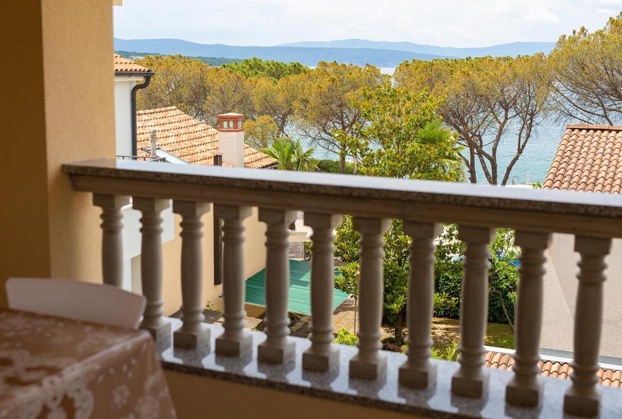 Apartmani Dal Malinska Exteriör bild