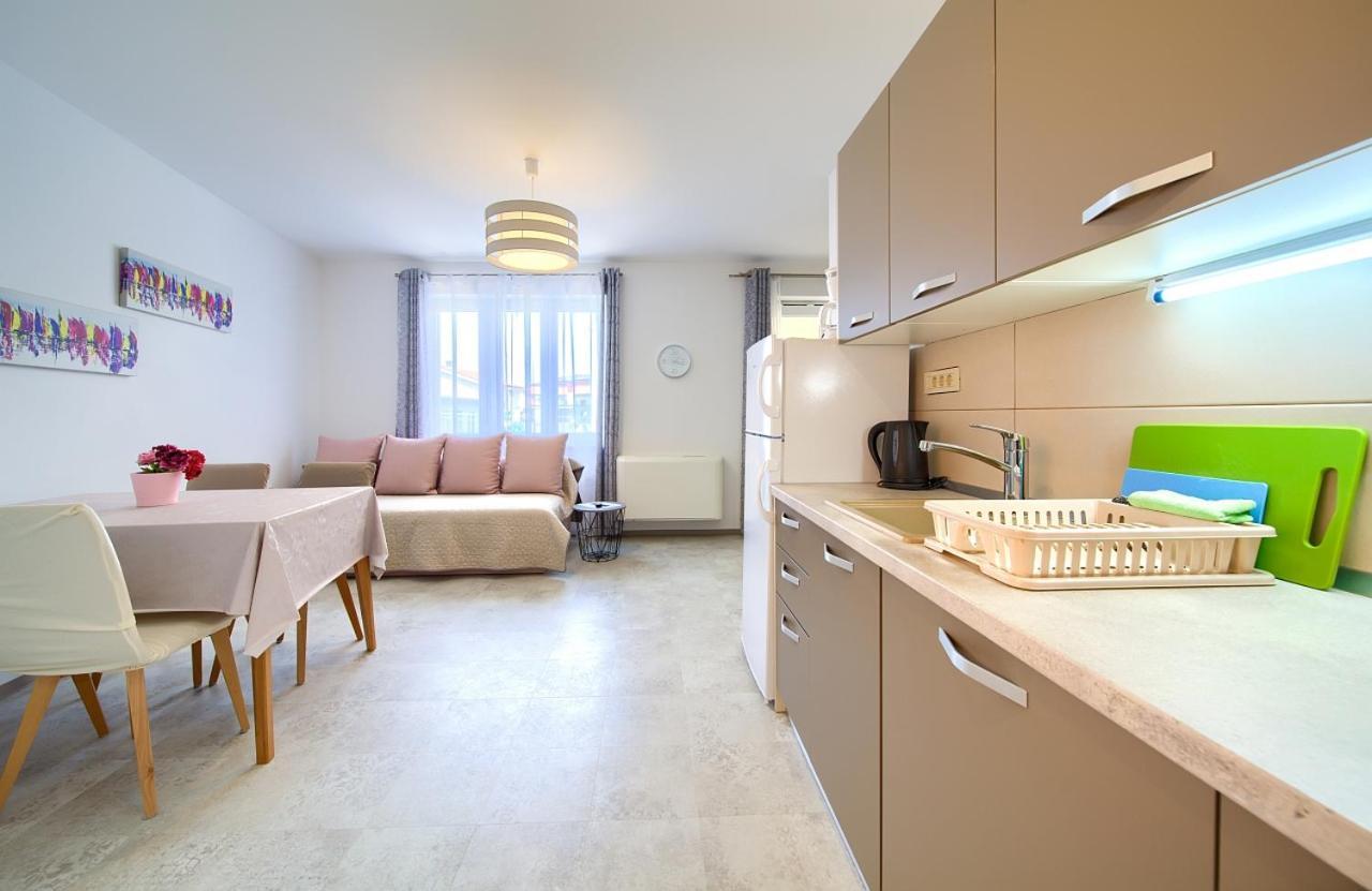 Apartmani Dal Malinska Exteriör bild