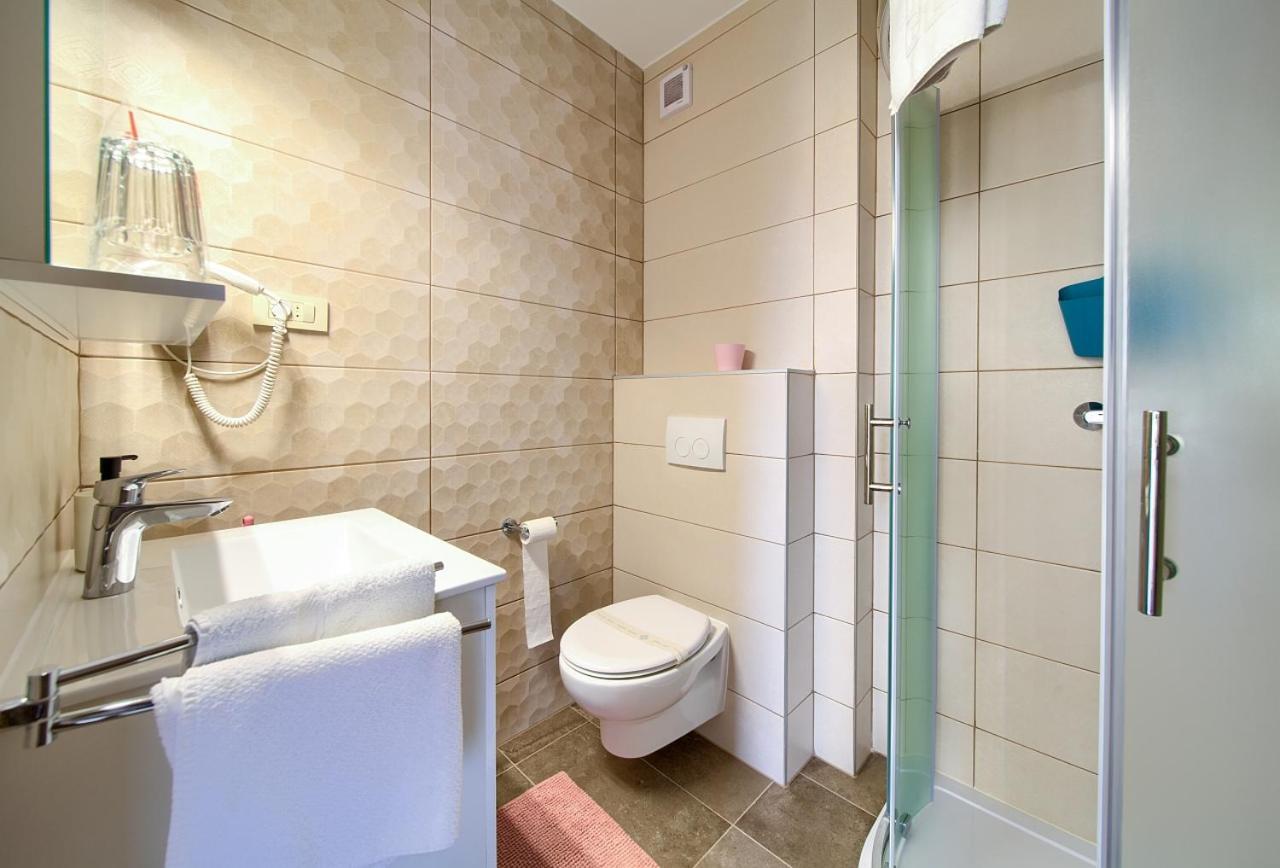 Apartmani Dal Malinska Exteriör bild