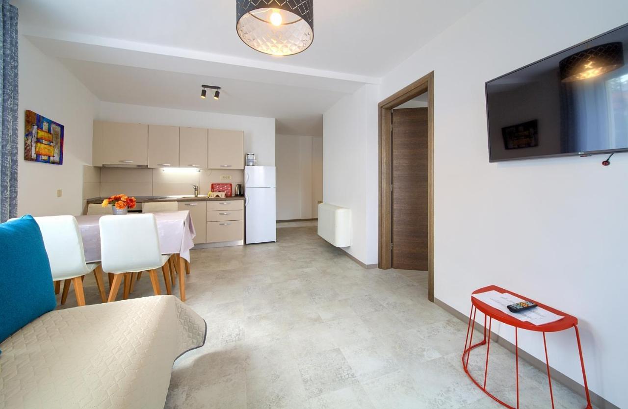 Apartmani Dal Malinska Exteriör bild