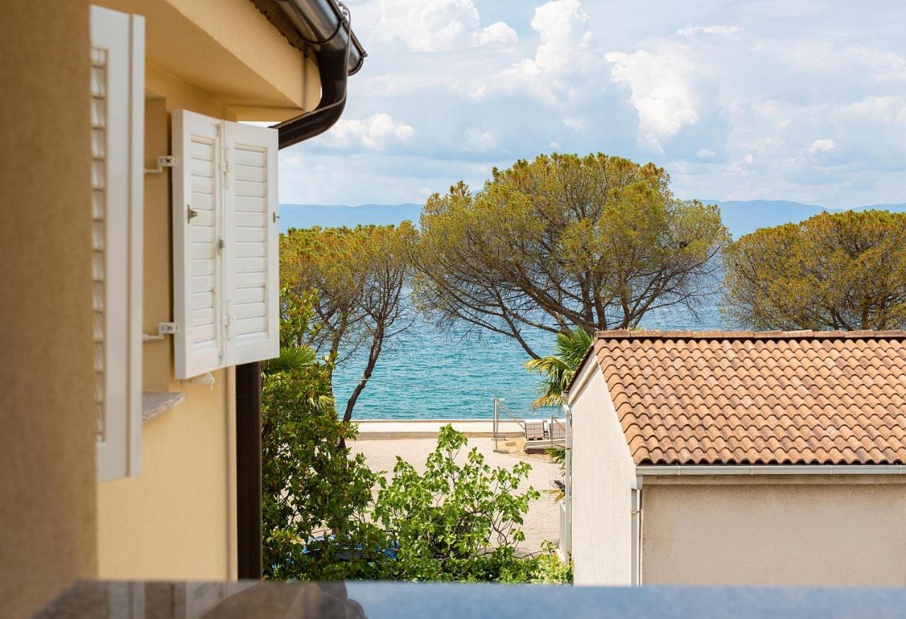 Apartmani Dal Malinska Exteriör bild